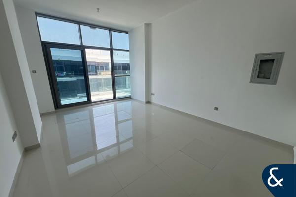 TOP FLOOR | INCREDIBLE VIEW | VACANT NOW